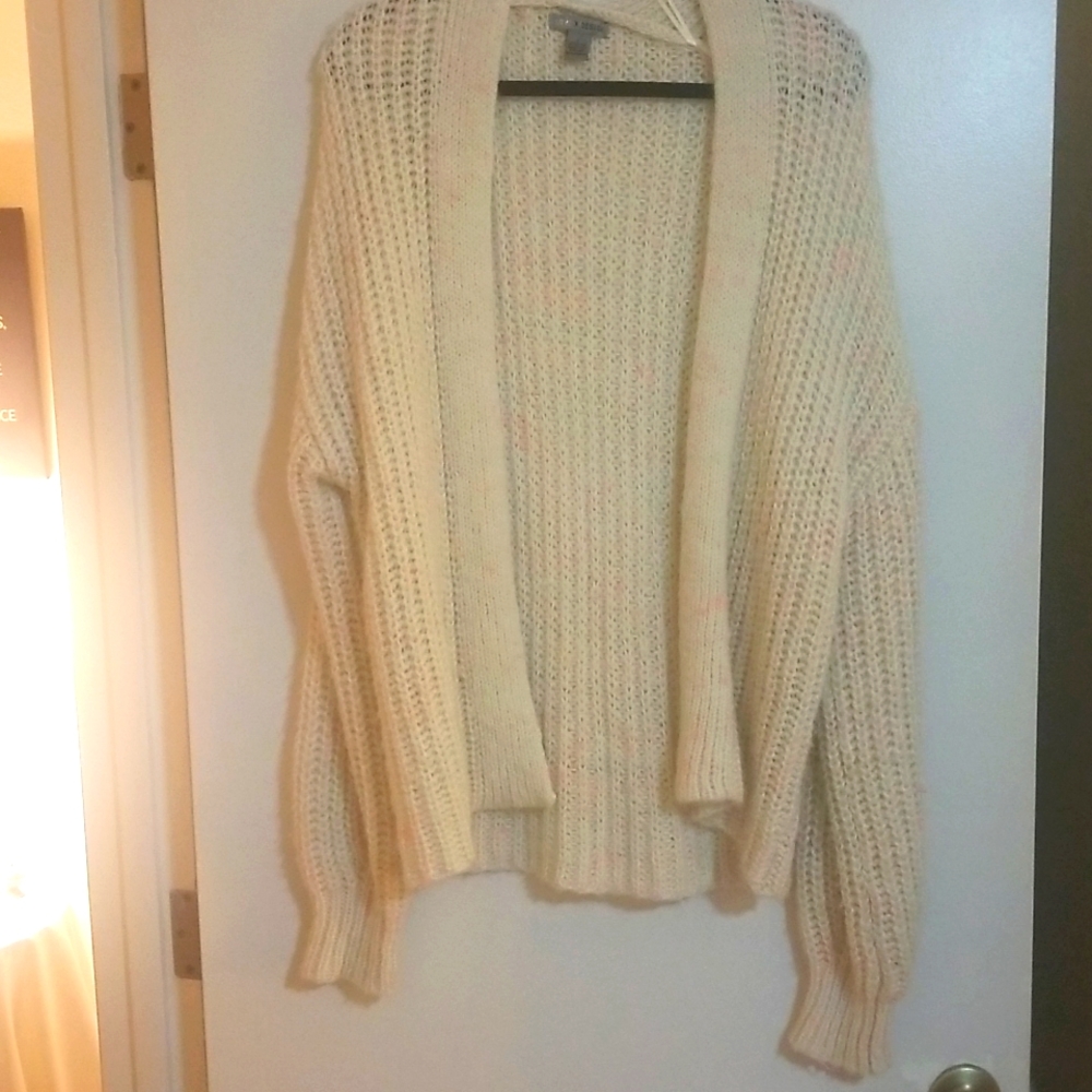 Beige cardigan with pink dots, size lg.